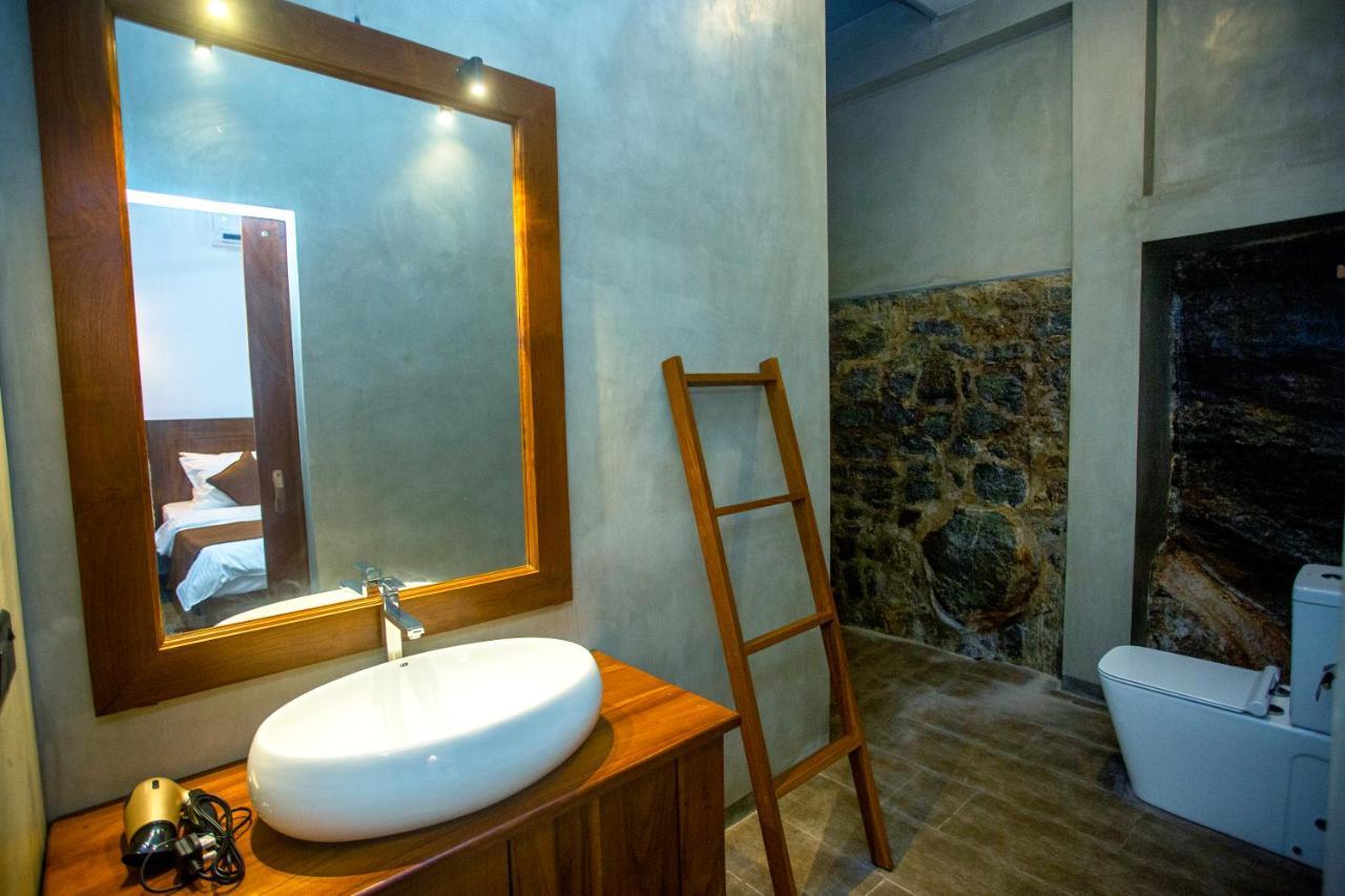 The Shades Galle Exterior foto