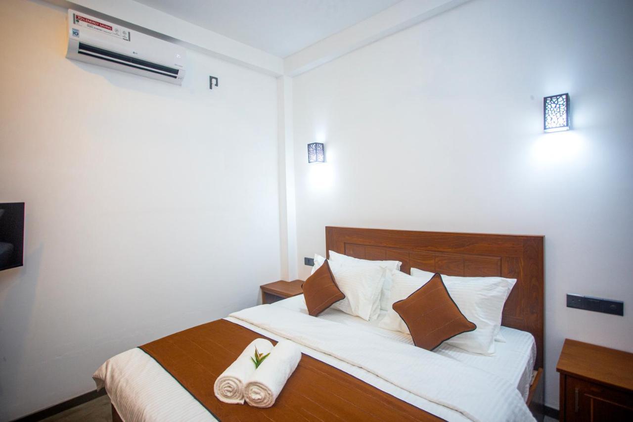 The Shades Galle Exterior foto